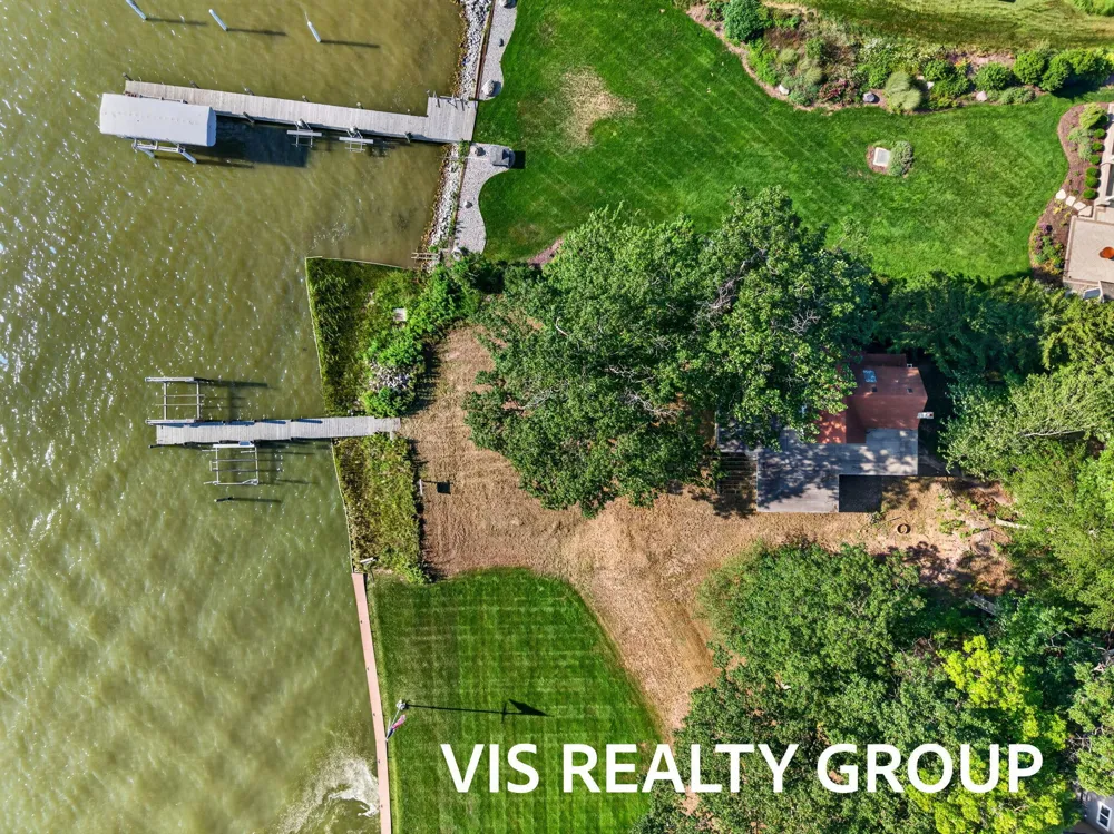 18295 Fruitport Road Spring Lake, MI 49456