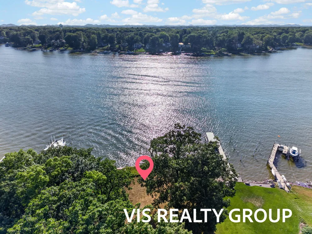 18295 Fruitport Road Spring Lake, MI 49456