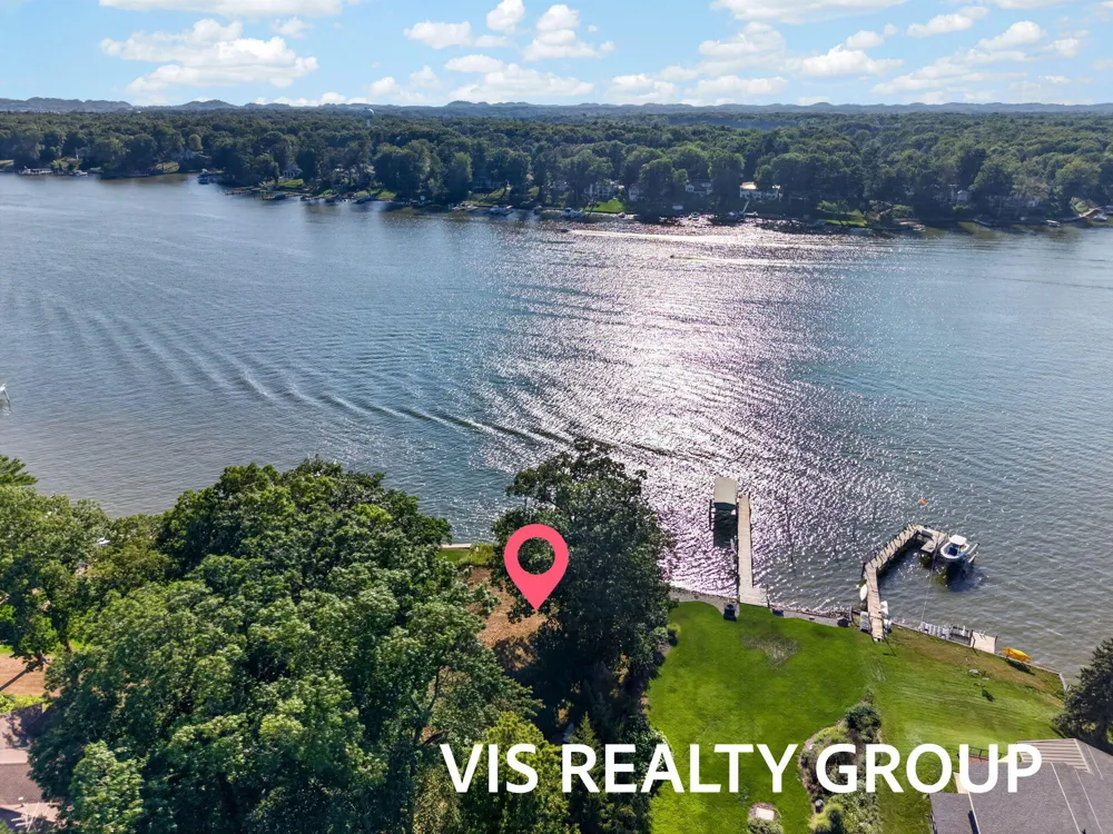 18295 Fruitport Road Spring Lake, MI 49456