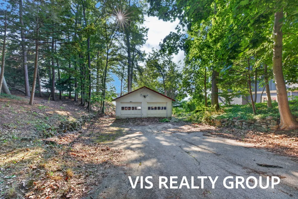 18295 Fruitport Road Spring Lake, MI 49456