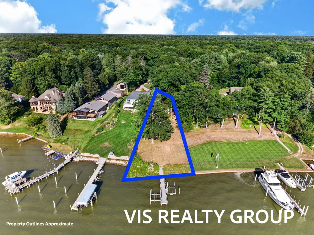 18295 Fruitport Road Spring Lake, MI 49456