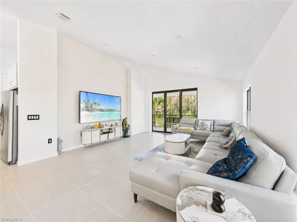 5683 Mayflower Way #901 Naples, FL 34142
