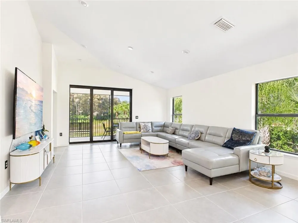 5683 Mayflower Way #901 Naples, FL 34142