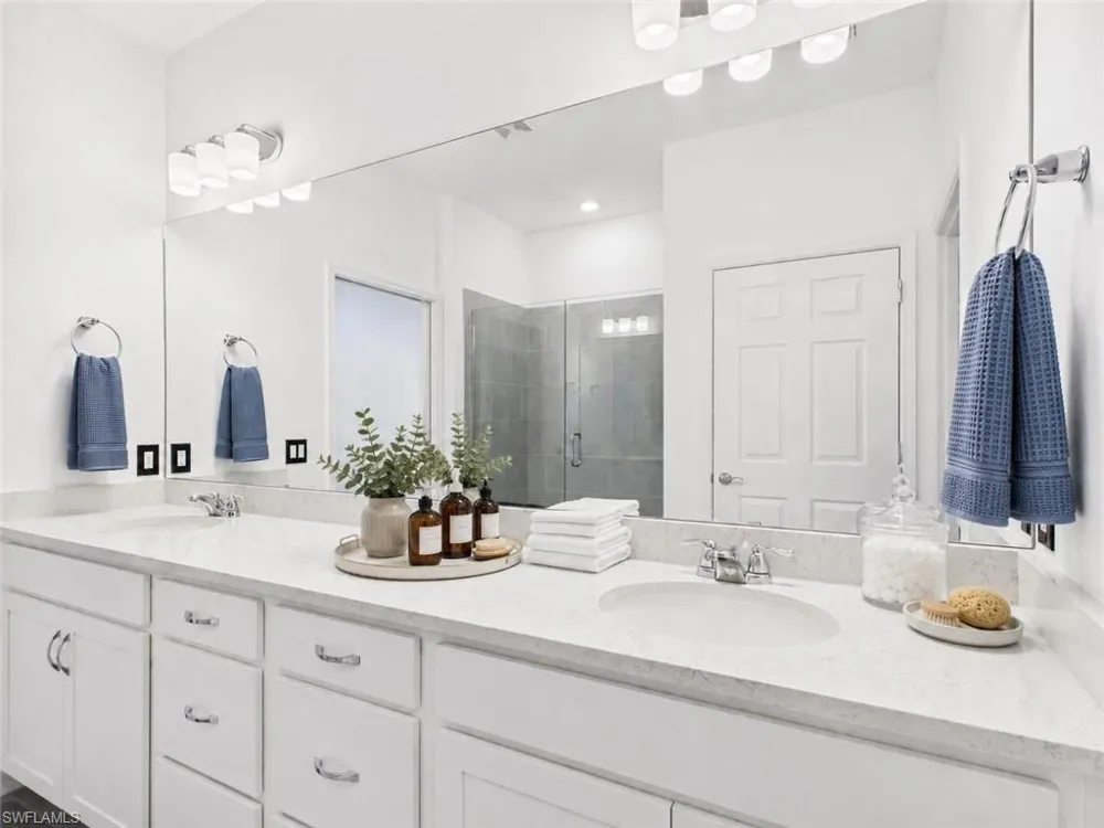 5683 Mayflower Way #901 Naples, FL 34142