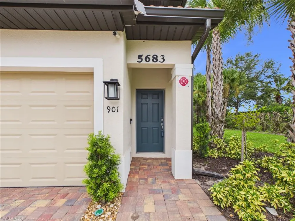 5683 Mayflower Way #901 Naples, FL 34142