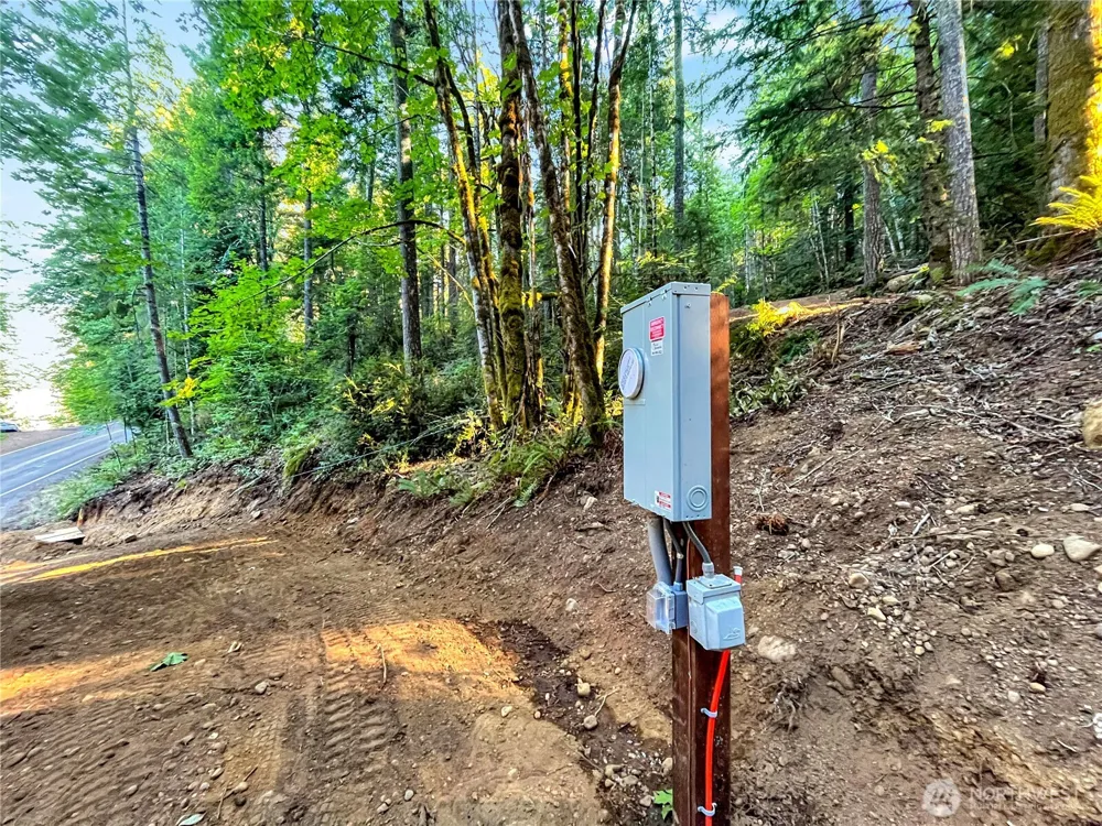 4840 Lake Cushman Road Hoodsport, WA 98548