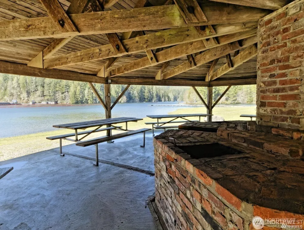 4840 Lake Cushman Road Hoodsport, WA 98548