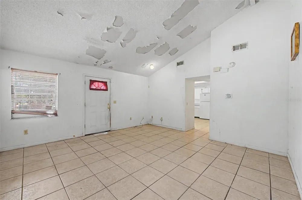8605 12TH STREET Tampa, FL 33604