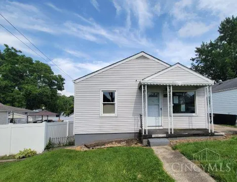 1944 Parkamo Avenue