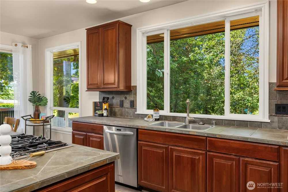 16315 Inglewood Place NE Kenmore, WA 98028