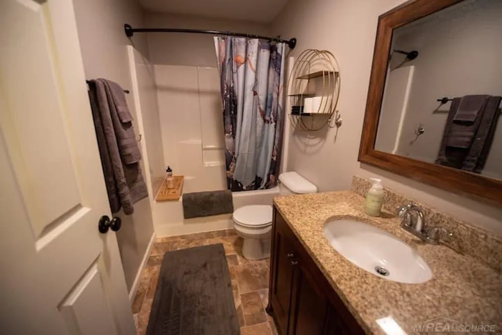 8824 North Street Tuscola Township, MI 48768