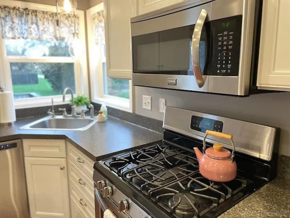 8824 North Street Tuscola Township, MI 48768