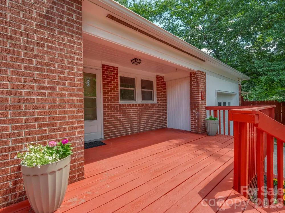 917 W Blue Ridge Road East Flat Rock, NC 28726