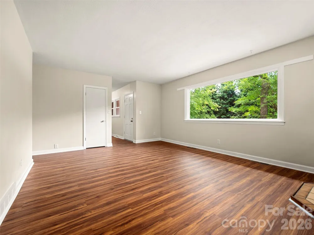 917 W Blue Ridge Road East Flat Rock, NC 28726