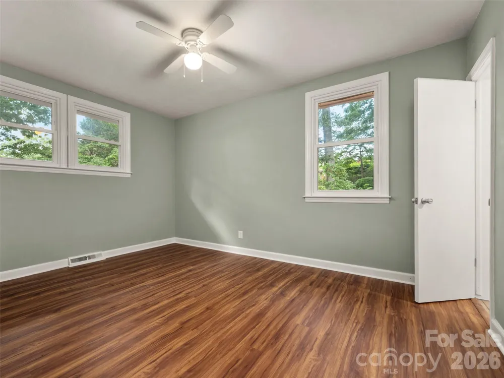 917 W Blue Ridge Road East Flat Rock, NC 28726