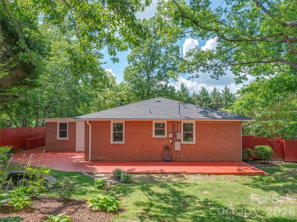 917 W Blue Ridge Road East Flat Rock, NC 28726