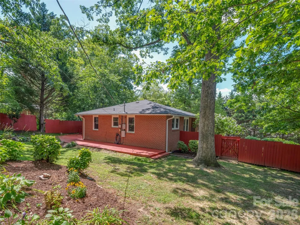 917 W Blue Ridge Road East Flat Rock, NC 28726