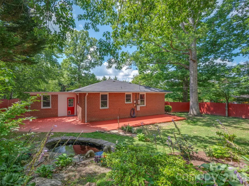 917 W Blue Ridge Road East Flat Rock, NC 28726