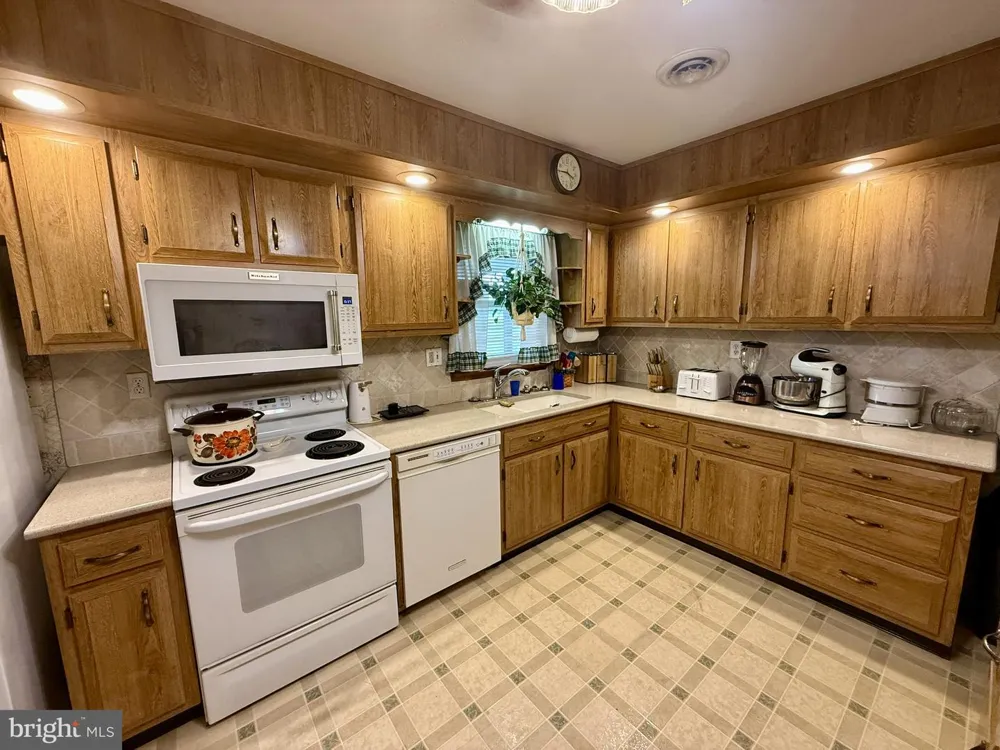 80 JOHNS WAY Honey Brook, PA 19344