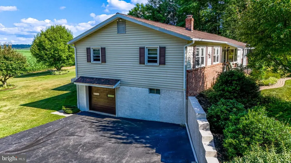 80 JOHNS WAY Honey Brook, PA 19344