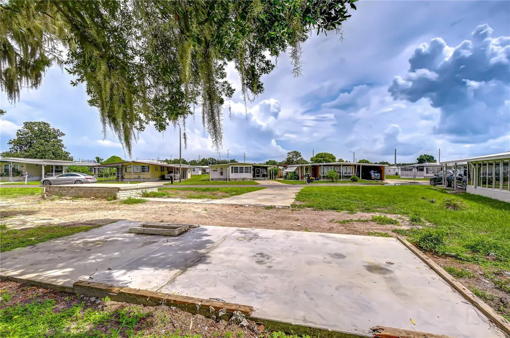 35127 ZEPHYR SHORES DRIVE Zephyrhills, FL 33541