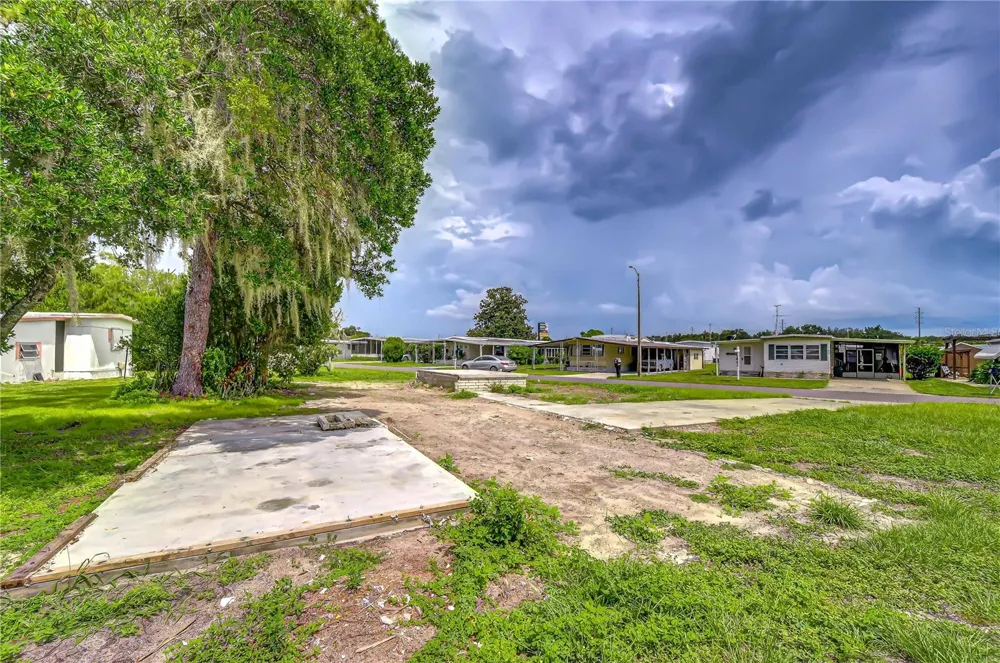 35127 ZEPHYR SHORES DRIVE Zephyrhills, FL 33541