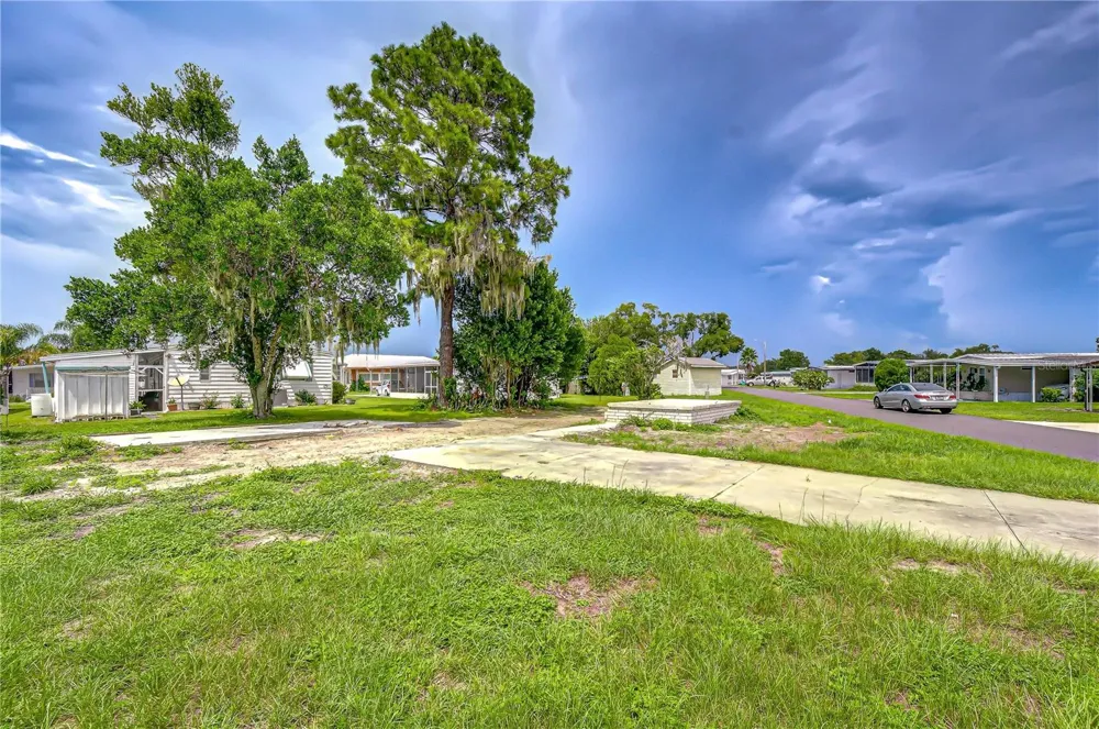 35127 ZEPHYR SHORES DRIVE Zephyrhills, FL 33541