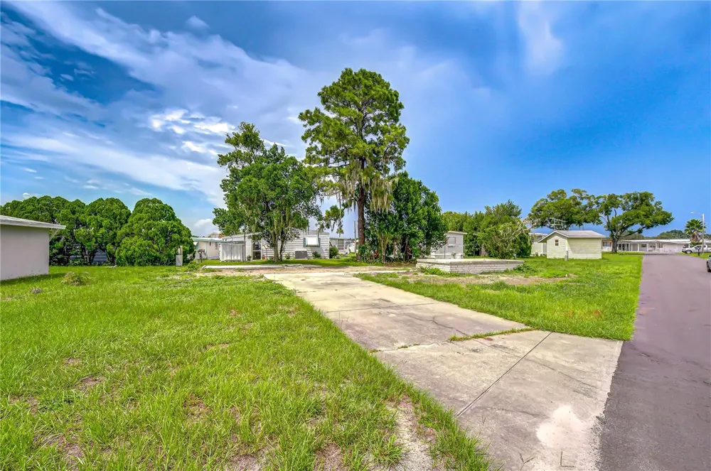 35127 ZEPHYR SHORES DRIVE Zephyrhills, FL 33541