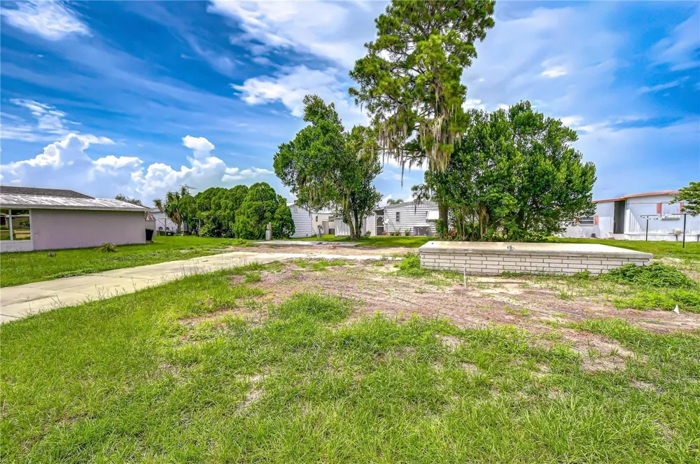 35127 ZEPHYR SHORES DRIVE Zephyrhills, FL 33541