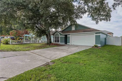 1695 LAKESIDE DRIVE