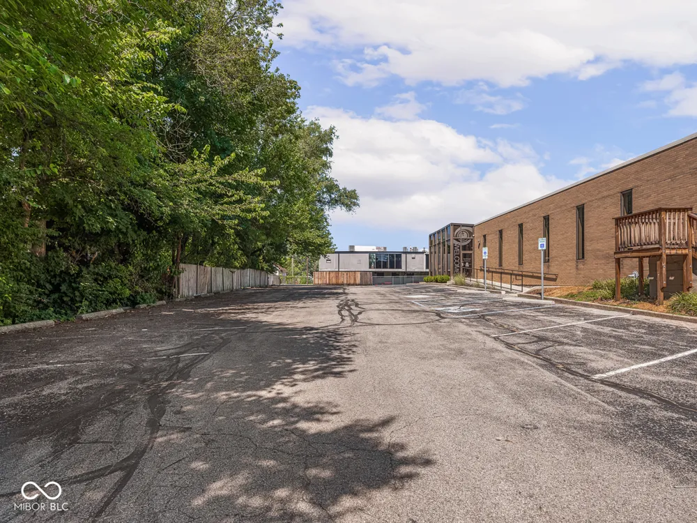2021 E 52nd Street #103 Indianapolis, IN 46205