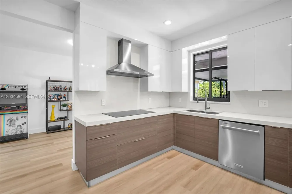 731 Tulip Cir Weston, FL 33327