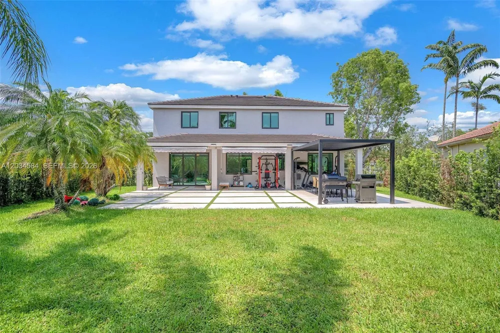 731 Tulip Cir Weston, FL 33327