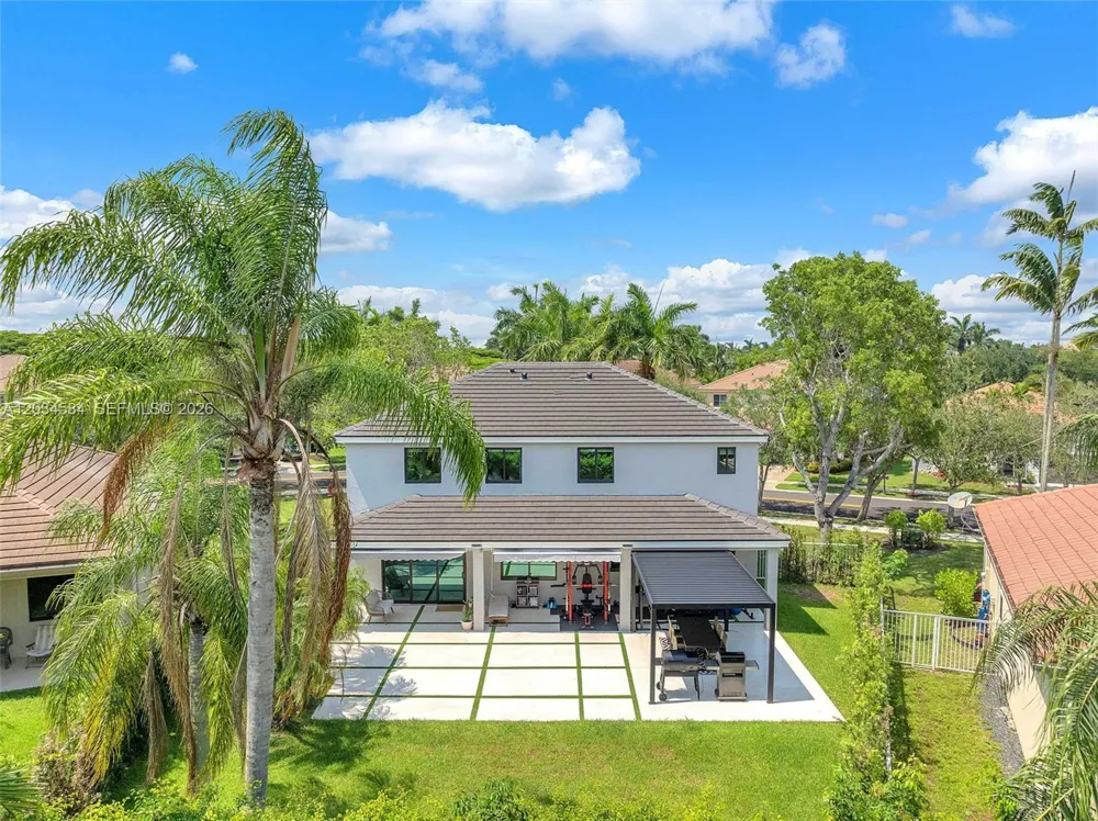 731 Tulip Cir Weston, FL 33327