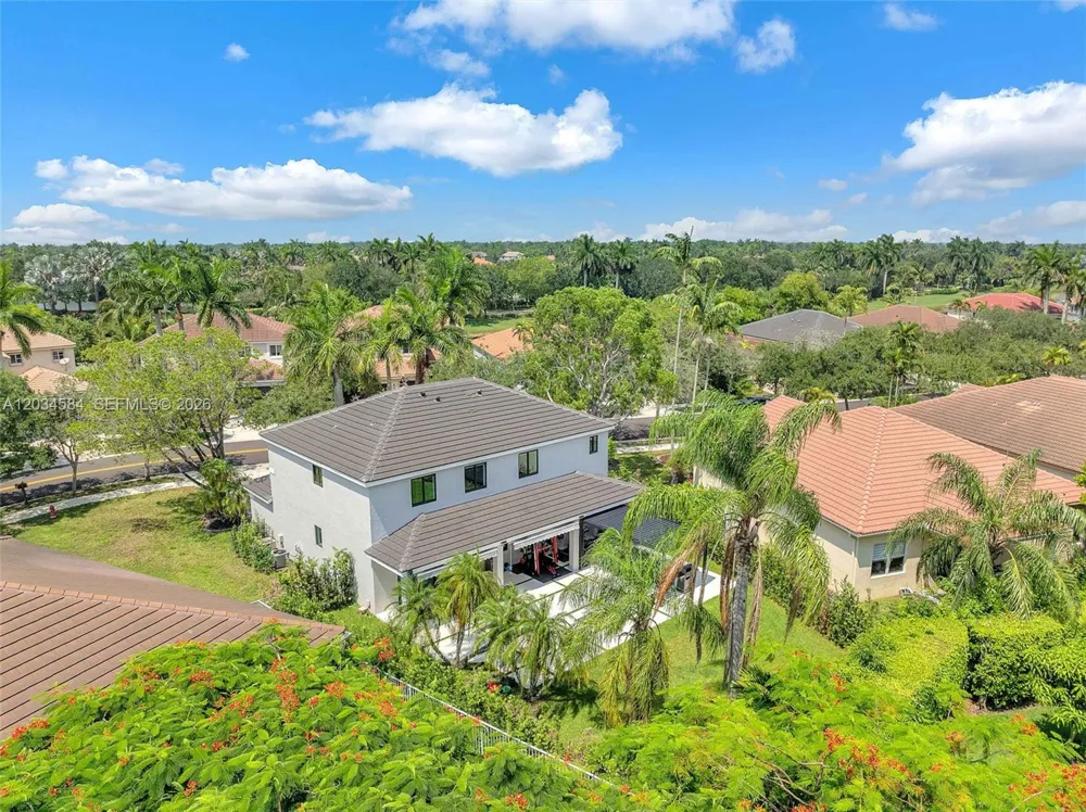 731 Tulip Cir Weston, FL 33327