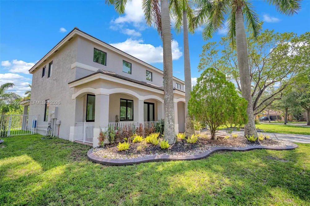 731 Tulip Cir Weston, FL 33327