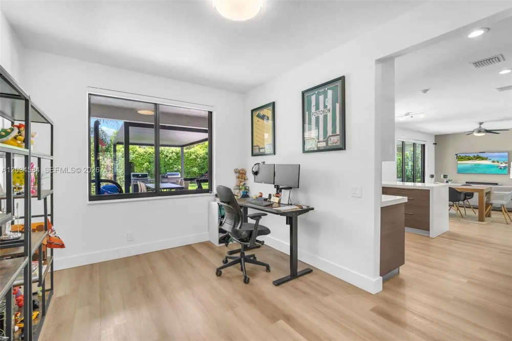 731 Tulip Cir Weston, FL 33327