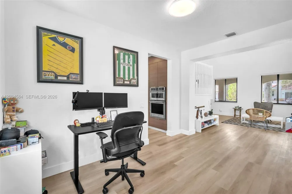 731 Tulip Cir Weston, FL 33327