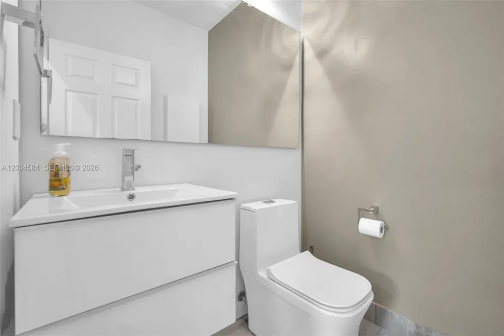 731 Tulip Cir Weston, FL 33327
