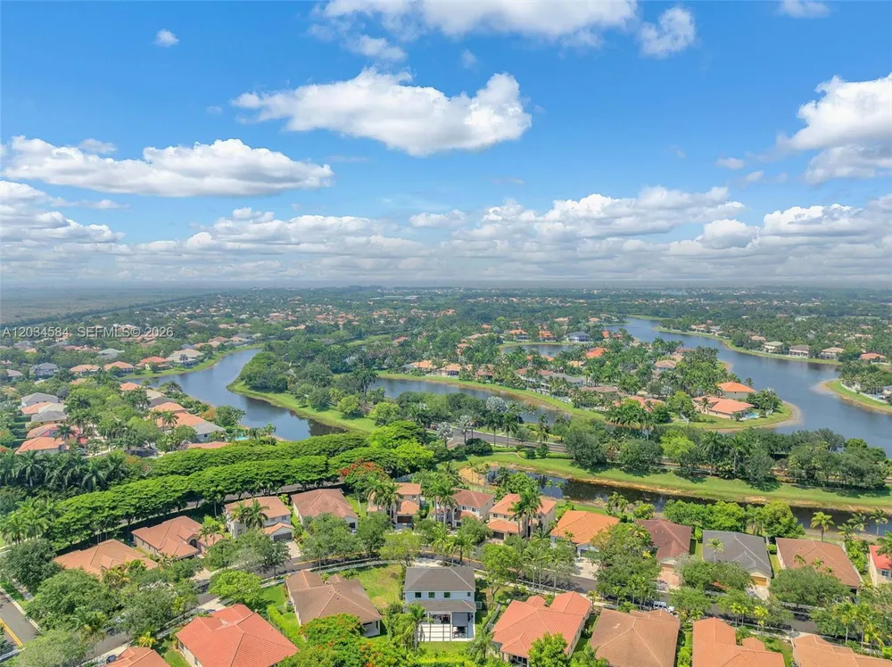 731 Tulip Cir Weston, FL 33327
