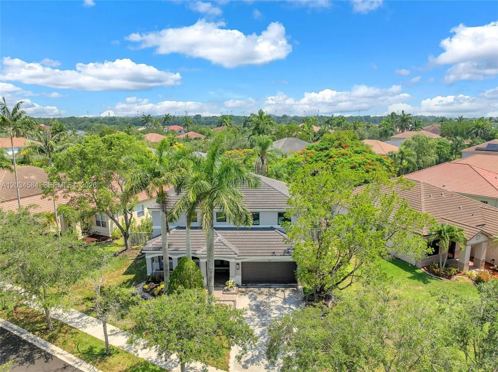 731 Tulip Cir Weston, FL 33327