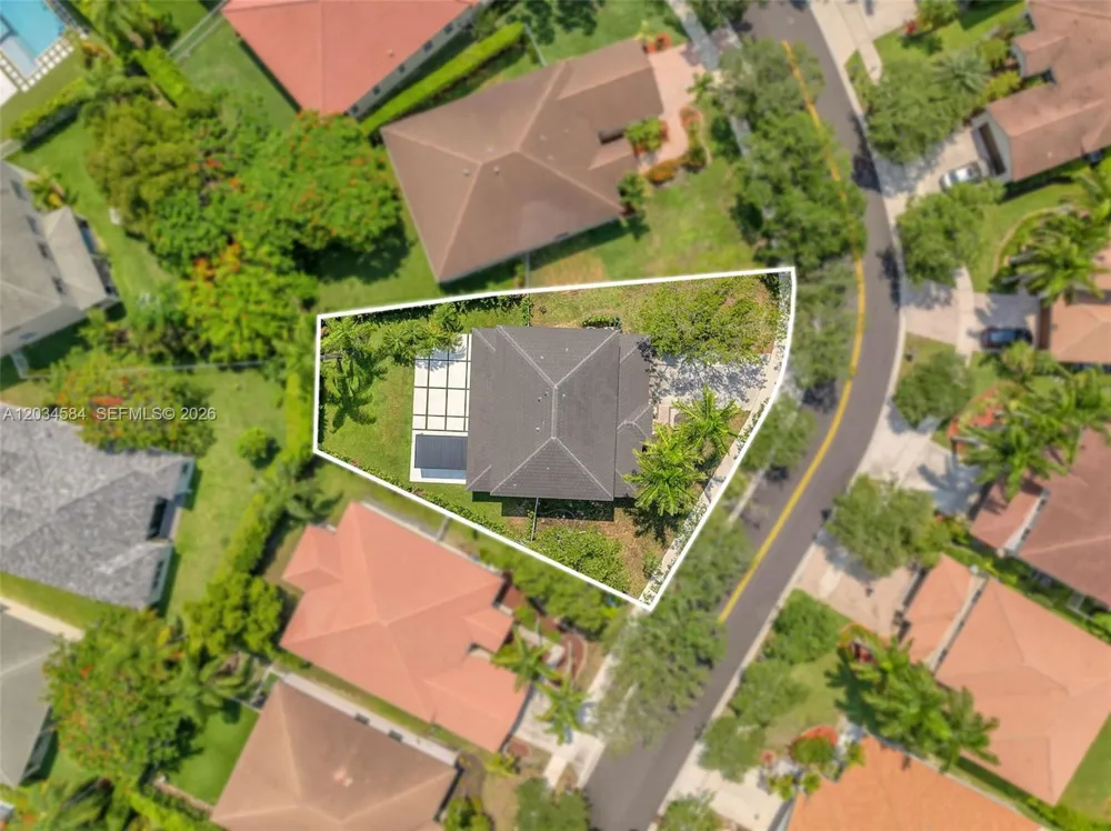 731 Tulip Cir Weston, FL 33327