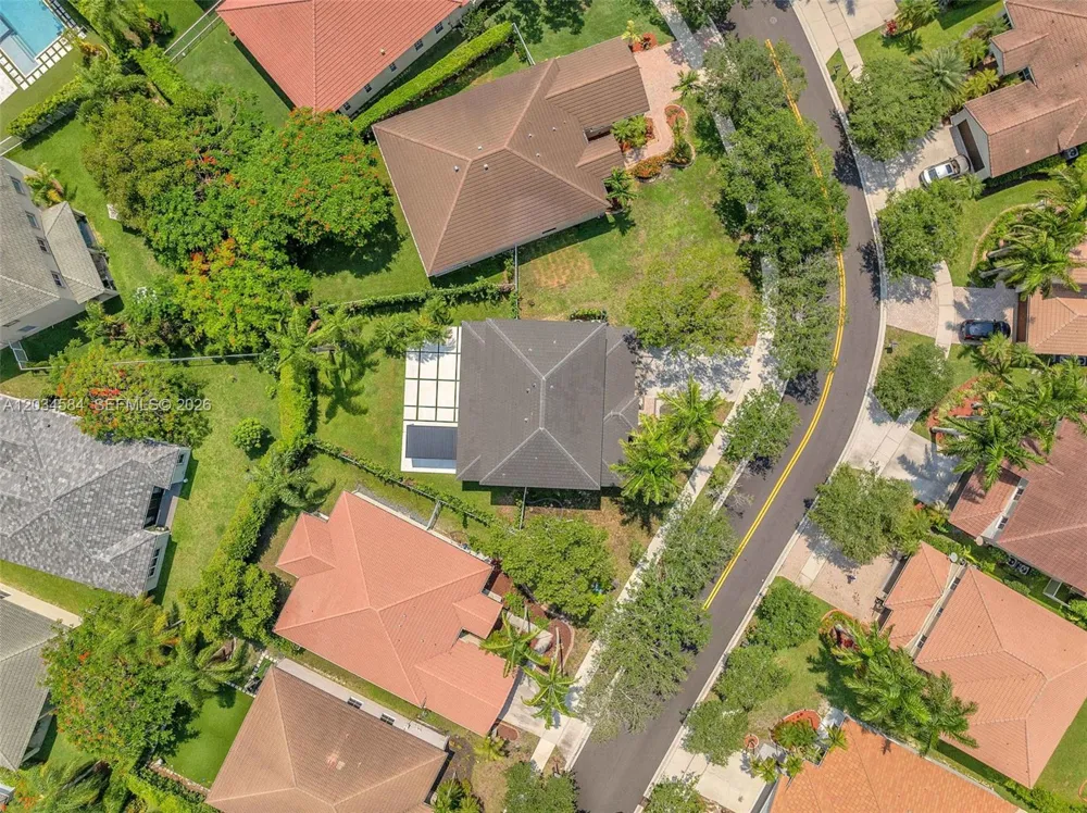 731 Tulip Cir Weston, FL 33327