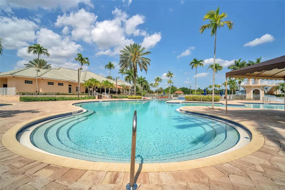 731 Tulip Cir Weston, FL 33327