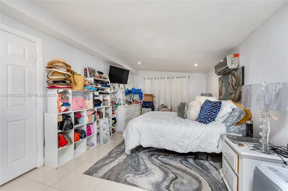 11451 SW 43rd St Miami, FL 33165