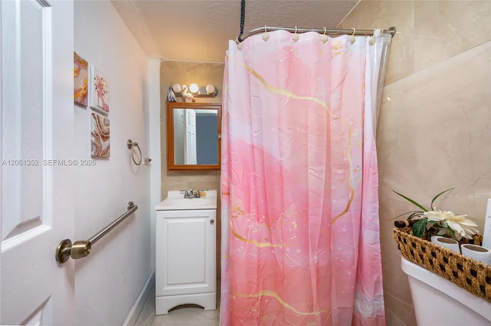 11451 SW 43rd St Miami, FL 33165