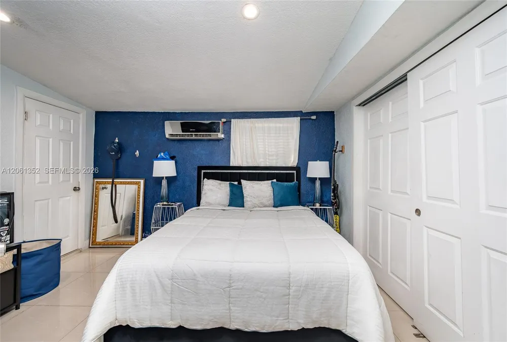 11451 SW 43rd St Miami, FL 33165