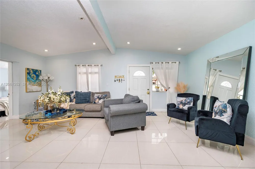 11451 SW 43rd St Miami, FL 33165