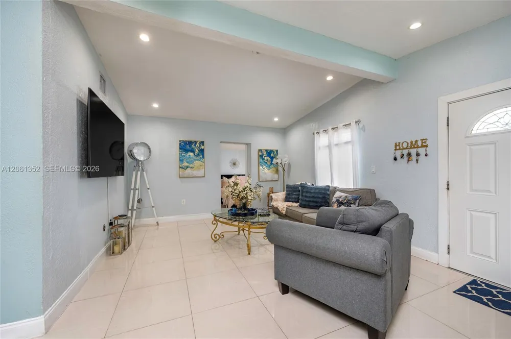 11451 SW 43rd St Miami, FL 33165