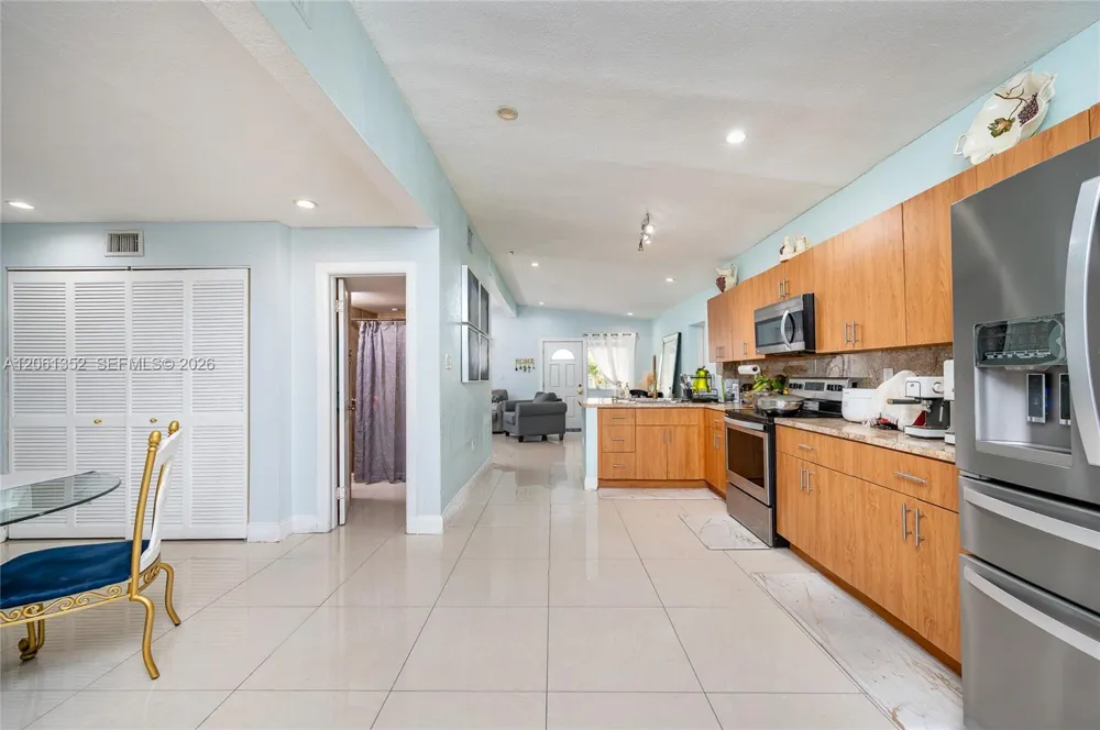 11451 SW 43rd St Miami, FL 33165